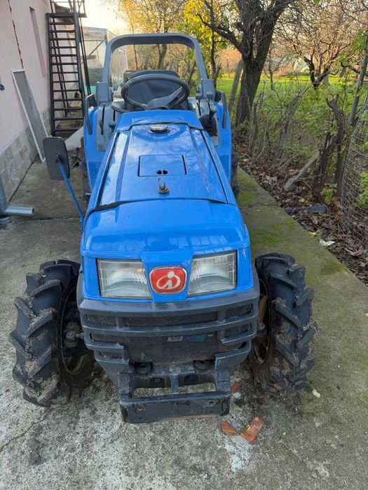 Продавам японски трактор Iseki SIAL 223 с документи и фреза (4x4)