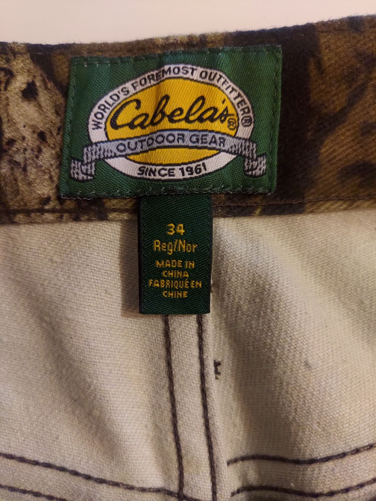 Pantaloni camuflaj Cabela's mărimea w34 regular(US), XL, 46-48(EU)