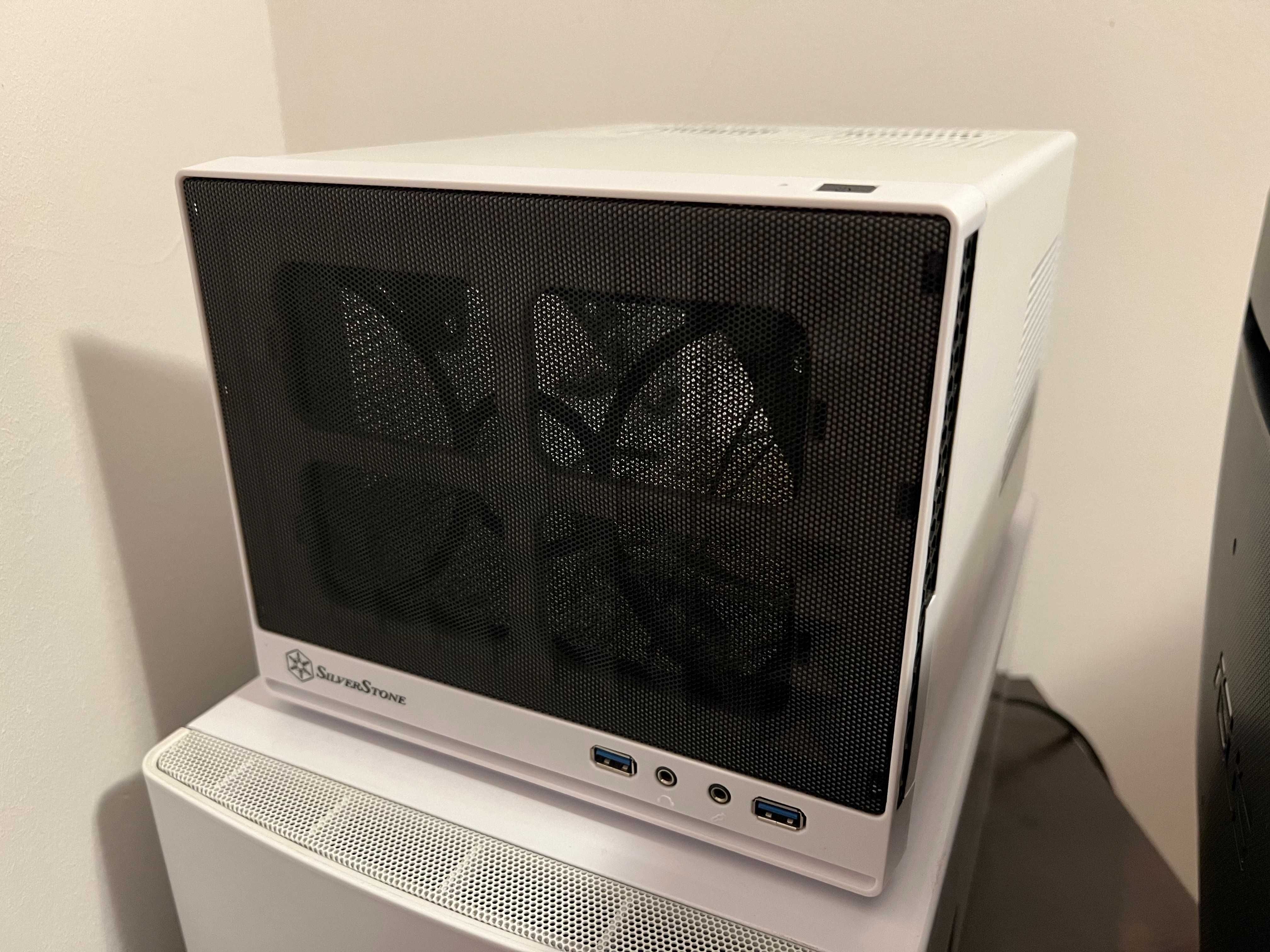 Кутия mini-ITX Silverstone SG13WB