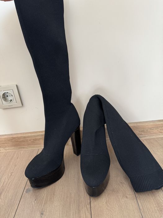 Черни ботуши тип чорап на ток