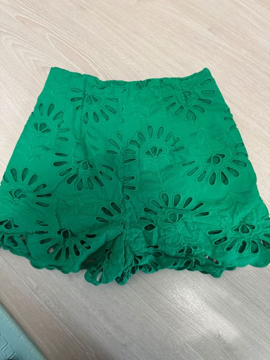 Pantaloni scurti Zara