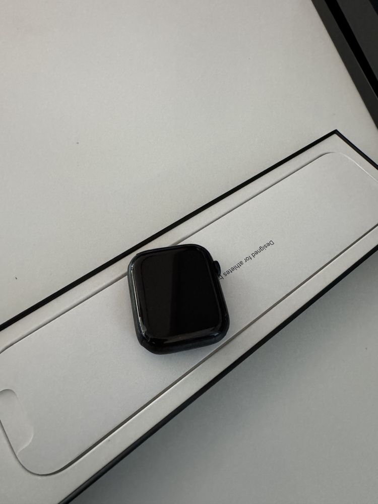 Apple watch series 7 nike