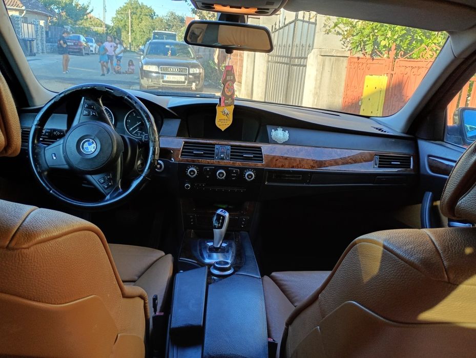 Vând BMW e 60 3.0xd