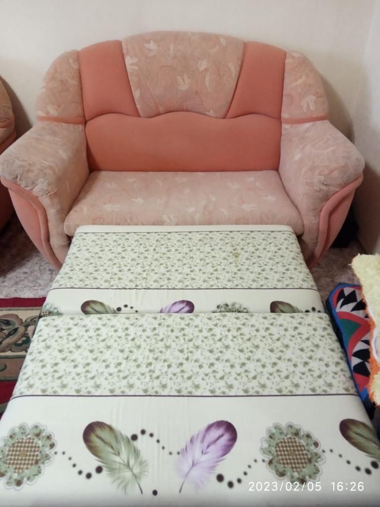 Продам 2 дивана (1 большой, 1 малый)+ кресло в хорошем состоянии