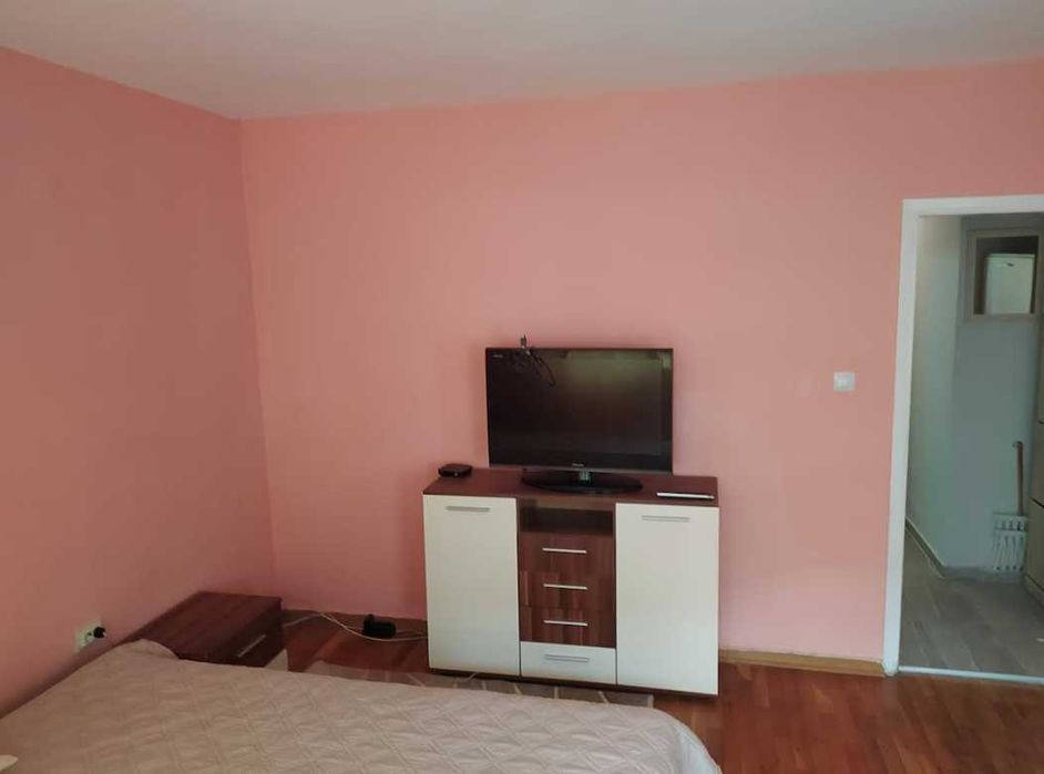 Дава се под наем Двустаен апартамент в Бургас, Възраждане - 80 кв.м за 178.5 € - Снимка #1