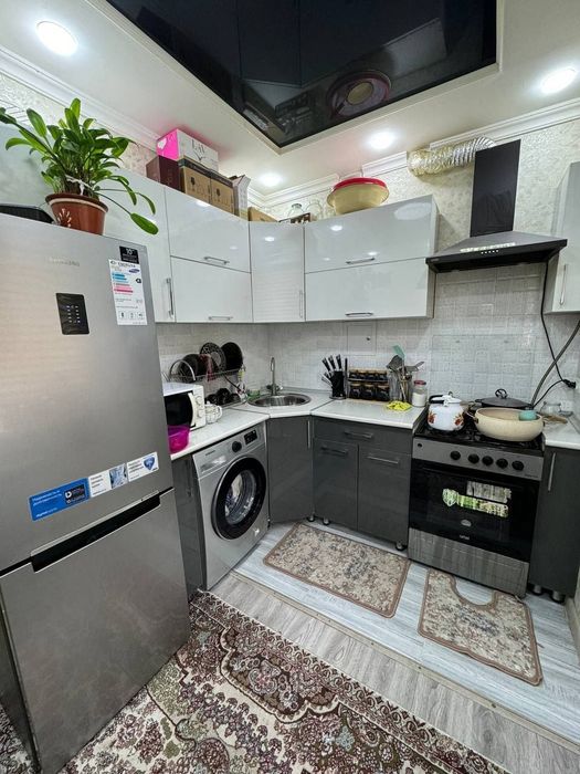 Срочна квартира сотилади Сергеле 8 худуд 3хона Гишти дом  Евро ремонт