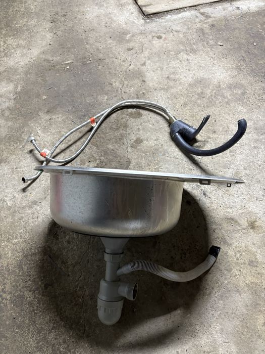 продам раковину с рабочим краном!