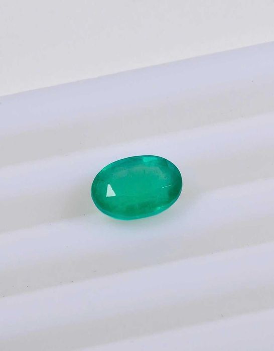 естествен изумруд 2.94 ct