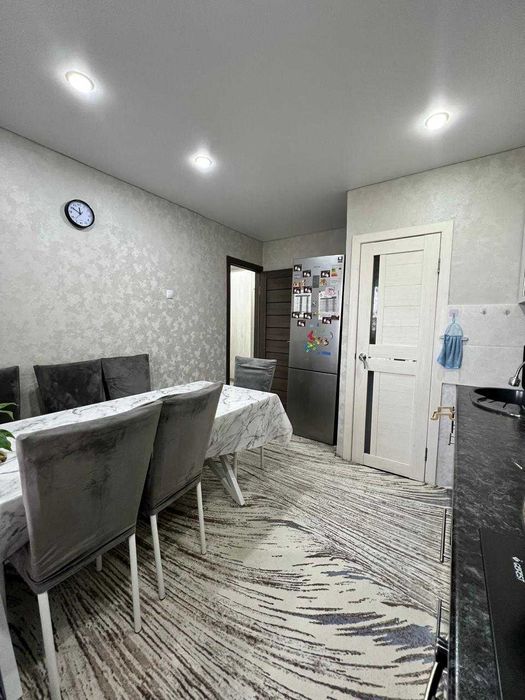 Продам 3 комн. кв., в 19-м мкрн.