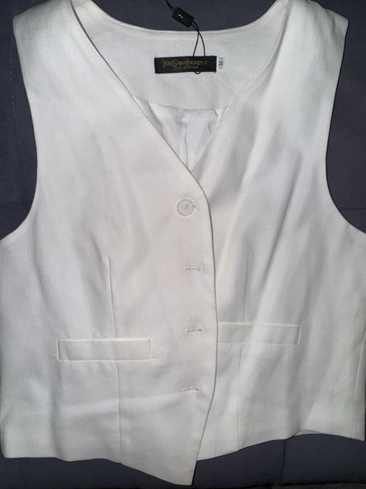 Продаю белый жилет