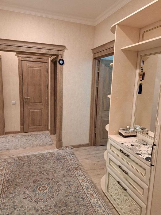 Просторная 4-комнатная квартира с евроремонтом в Карасу-2!