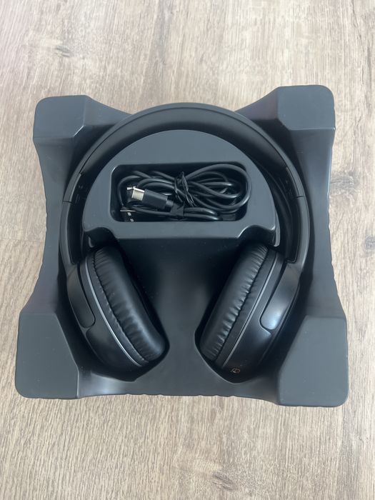 Продам наушники Lenovo EB 320