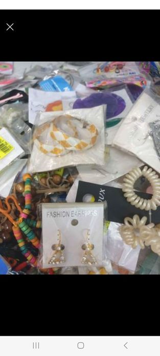 Gablonturi. Noi. 330 pungute pentru 330 lei