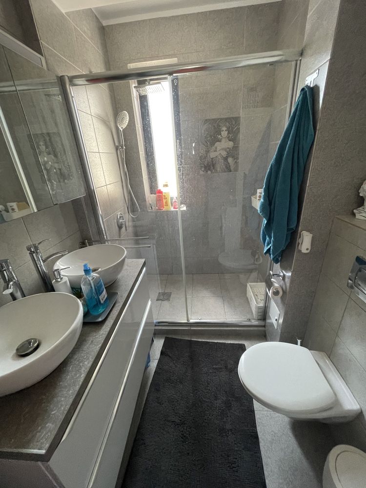 Închiriez apartament 3 camere