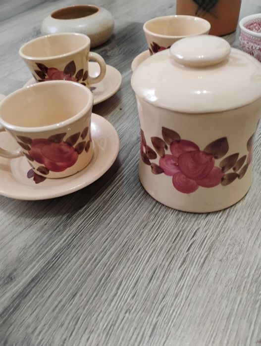 Сервиз от рисувана керамика