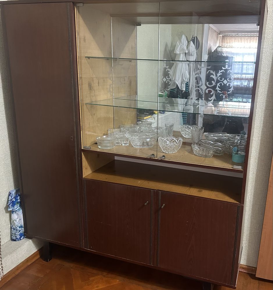 Продам советский сервант