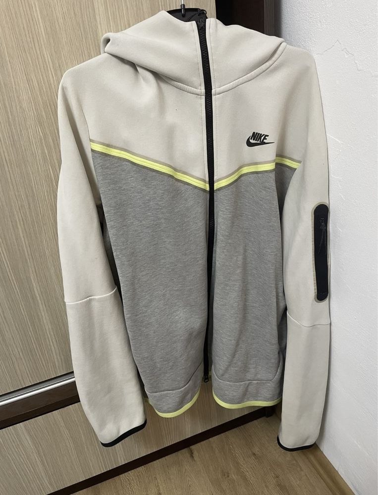 Vand Nike tech fleece urgent