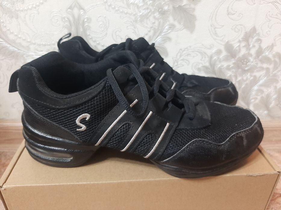 Продам джазовки и туфли для танцев