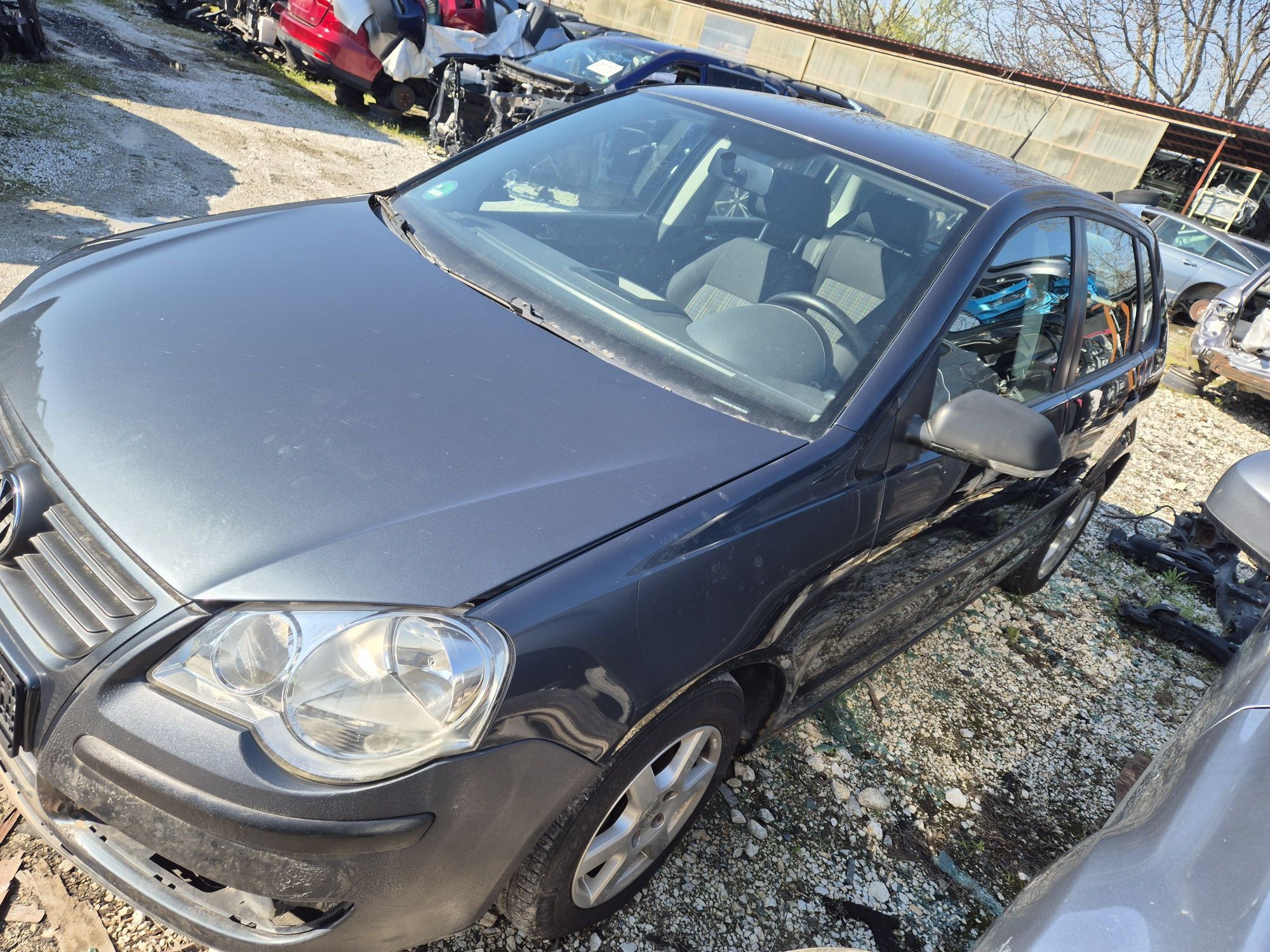 VW-POLO na 4asti