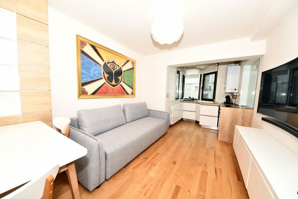 Apartament piata centrala et.1