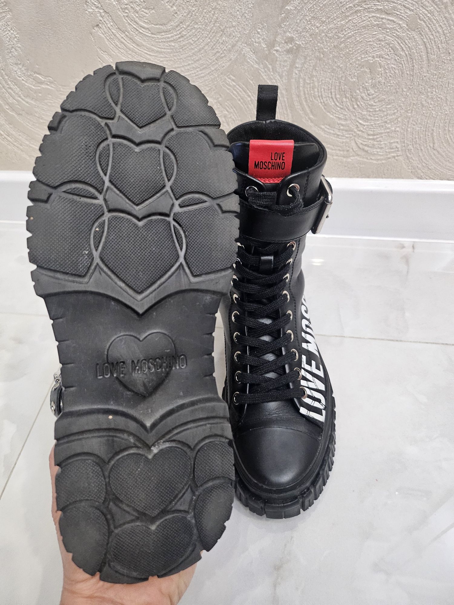 Боти Love Moschino 37