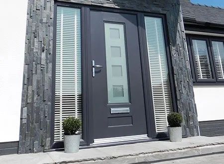 Montaj ușă interior