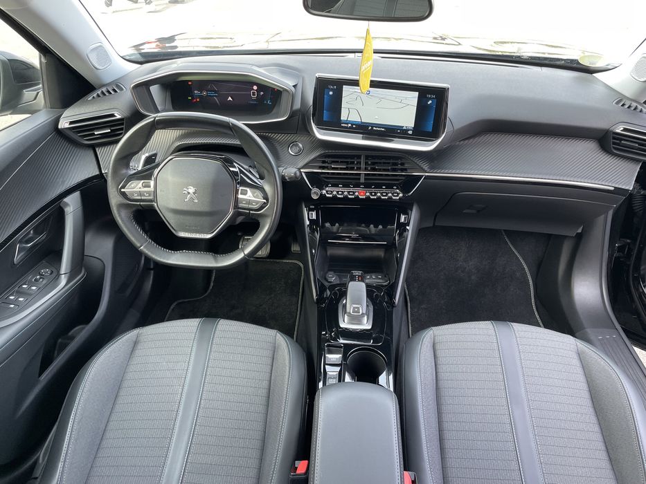 Peugeot 2008 An 2021 Allure Automat 130 cp cockpit Led Navi Camera