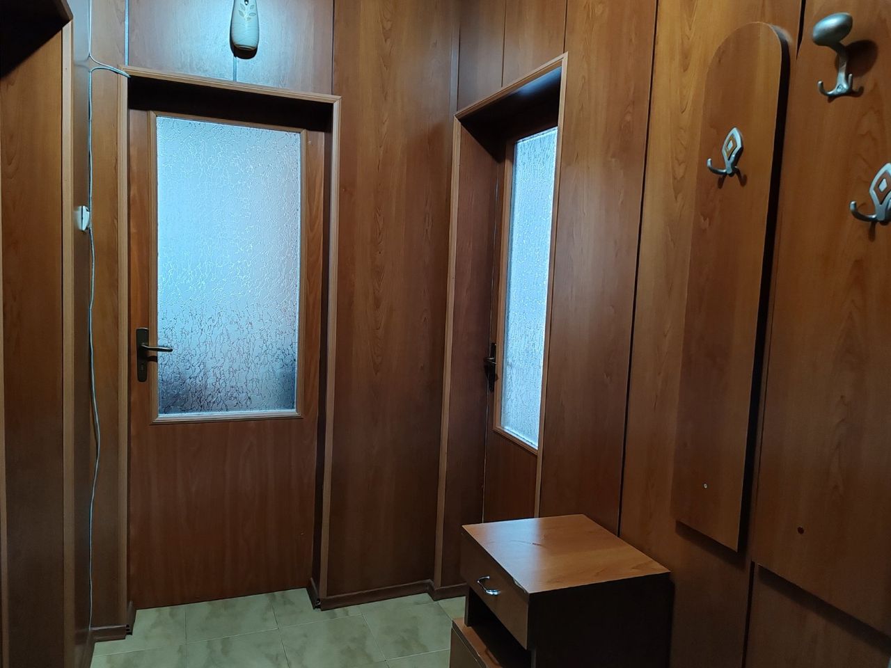 Дава се под наем Тристаен апартамент в Казанлък - 70 кв.м за 341.7 € - Снимка #1