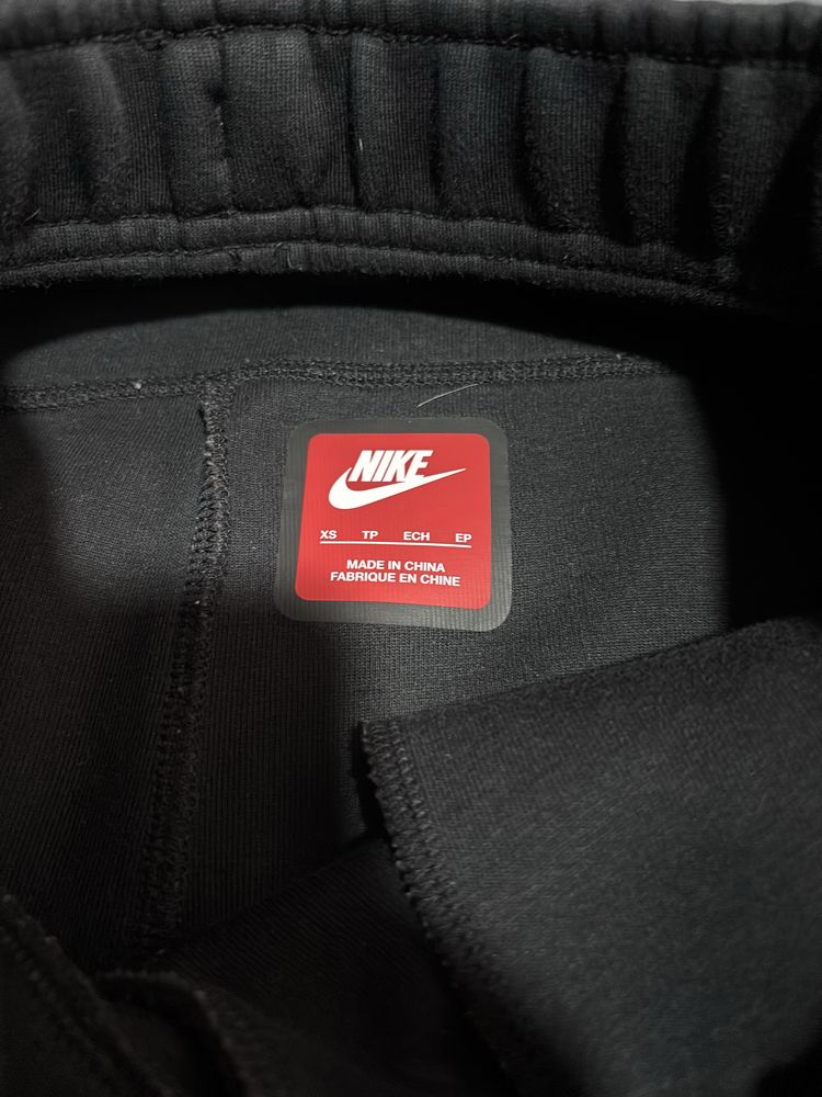 Nike tech fleece панталон новата версия ОРИГИНАЛНО!