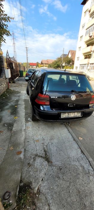 Vând Golf 4 1.4 16v intreg pentru dezmembrat !!