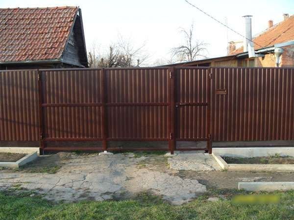 Garduri și porți metalice