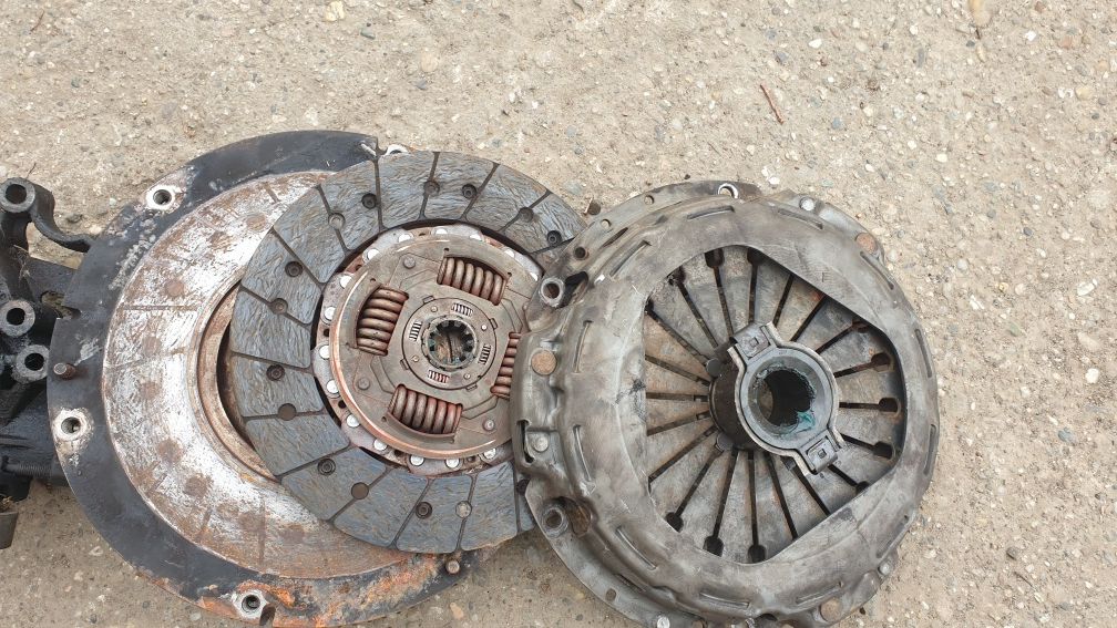 Kit set ambreiaj volanta, disc, placa, rulment Iveco Daily 2.8 hpi,tdi