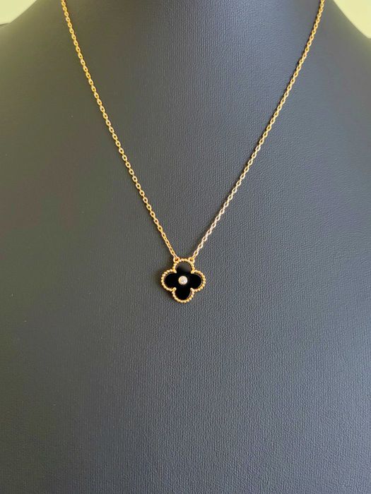 Дамско колие с детелина от черен оникс на Van Cleef & Arpels VCA