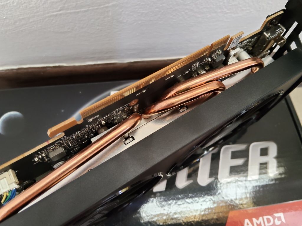Vind rx 6600 8gb stare nou.