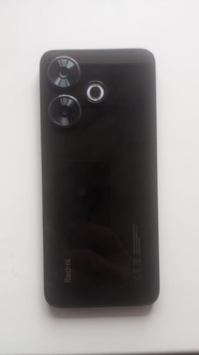 Xiaomi Redmi 13 состояние отличное стоит защитное стекло срочно