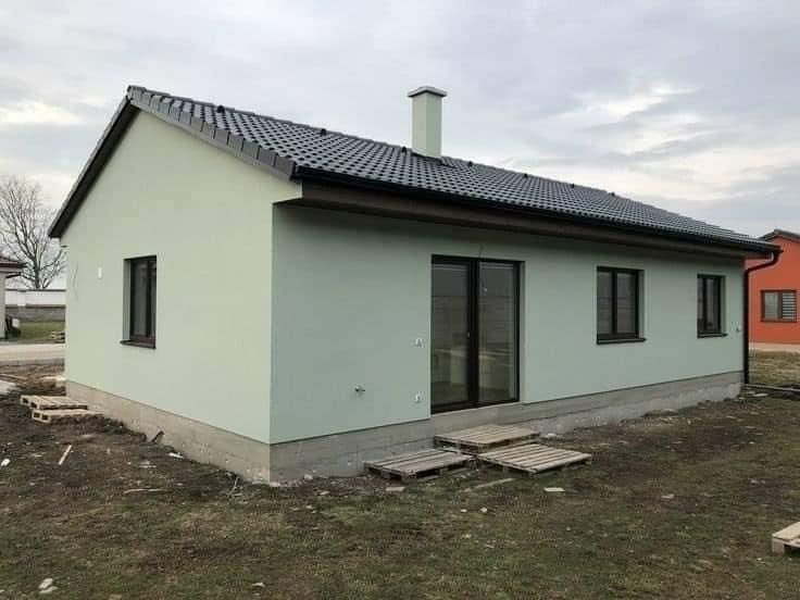 Case modulare din structura metalica si izolate cu panouri sandwichi