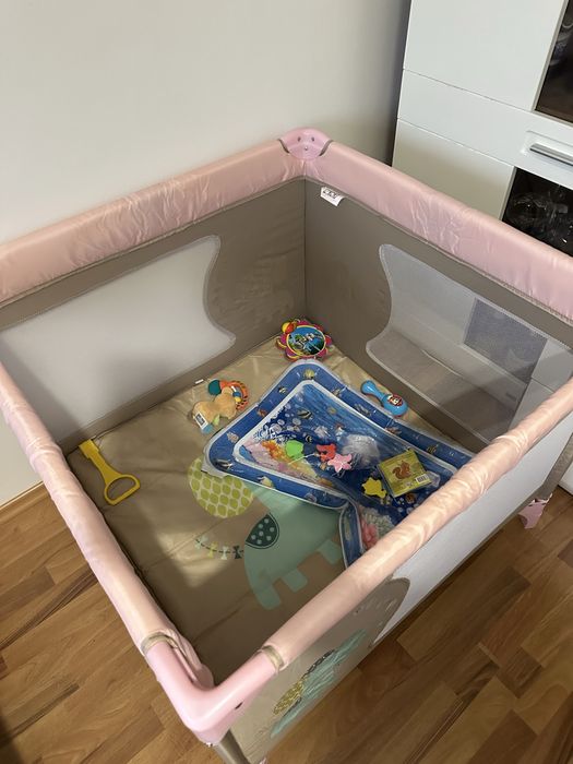 Кошара за игра Moni