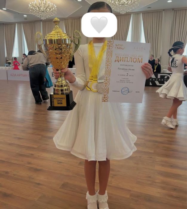 Продам рейтинговое бальное платье