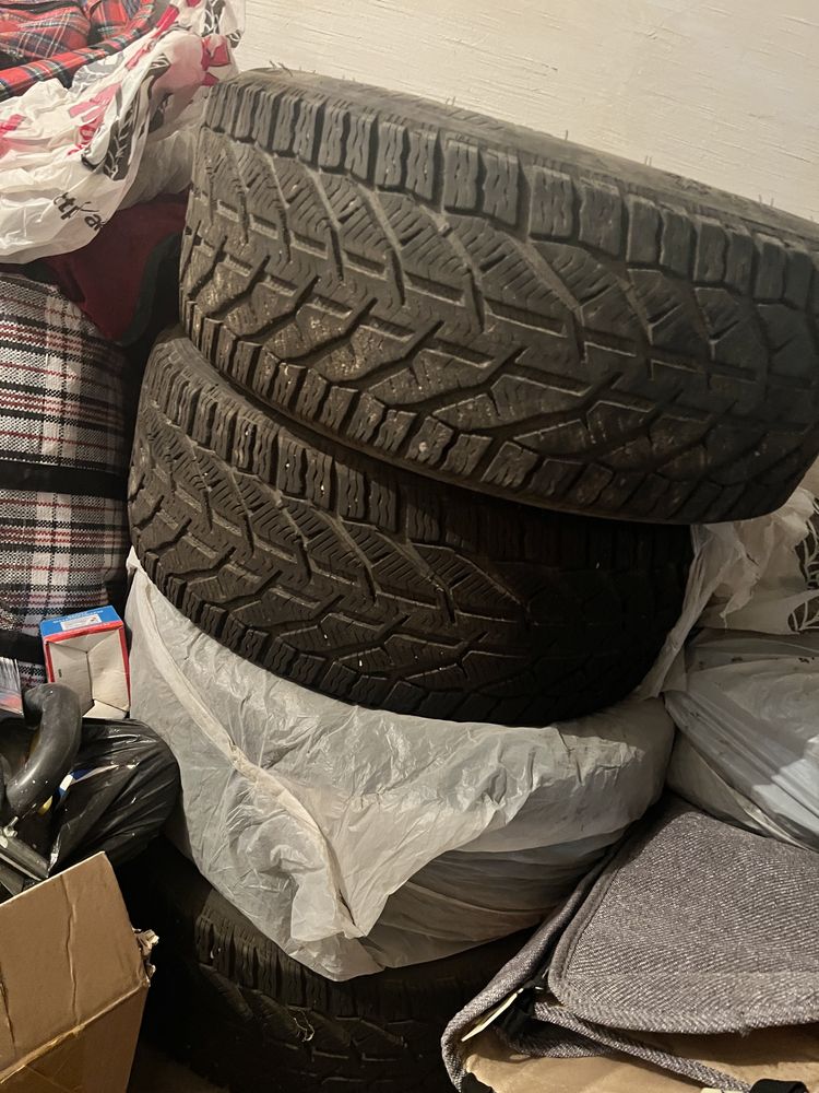 Продам шины 235/45 R 18