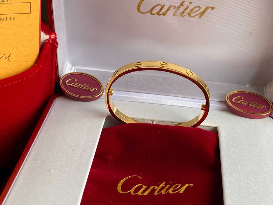 Brățara model Cartier Love Gold 18K