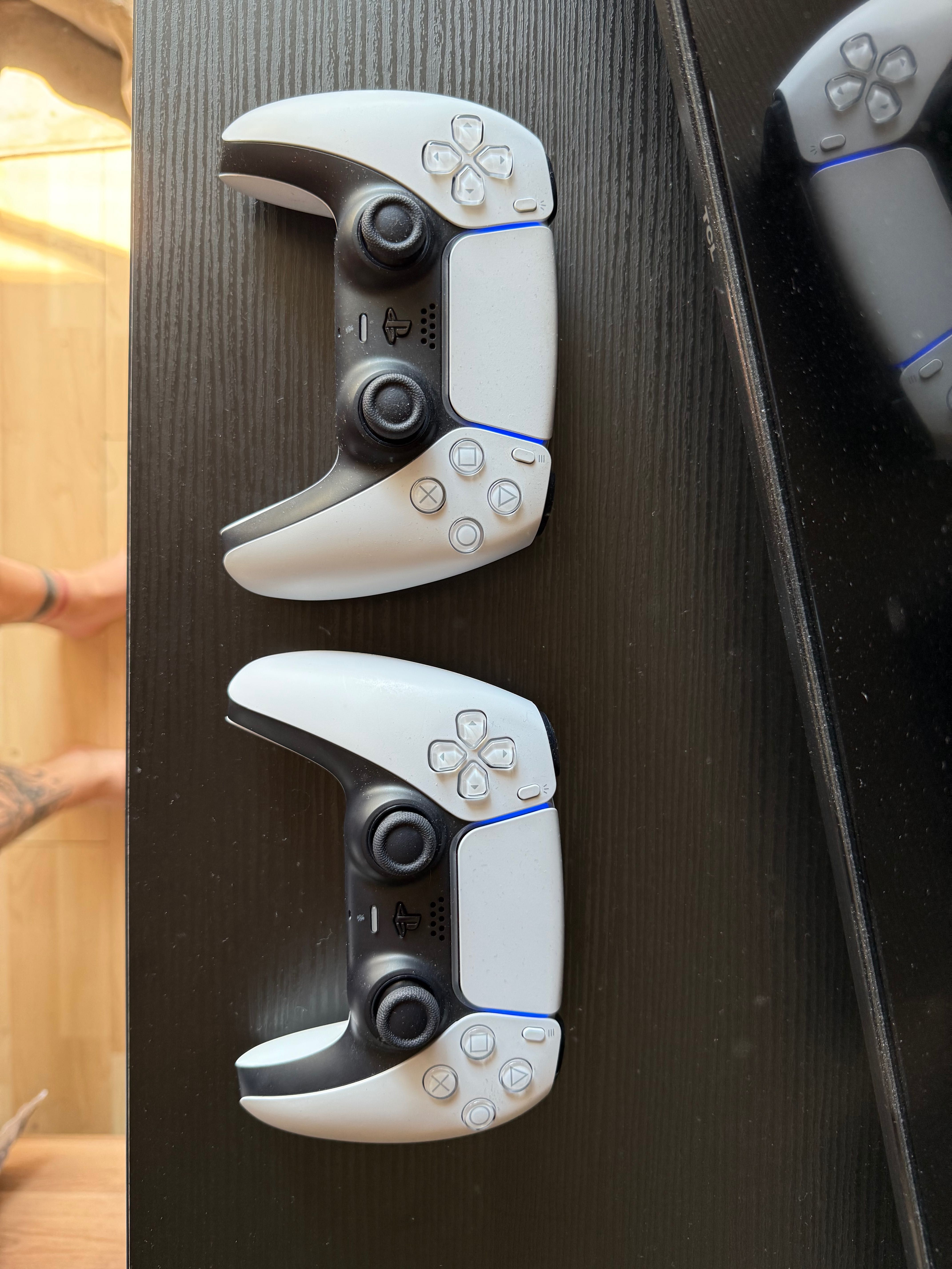 PlayStation 5 с 2 джойстика