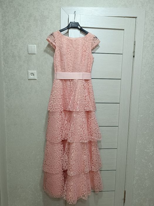 Вечернее женское платье