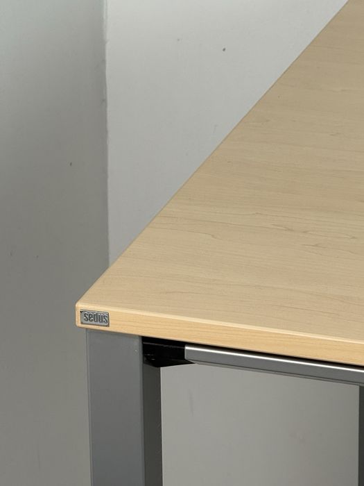 Бюро регулируем със шестотрам от марката Sedus обзавеждане