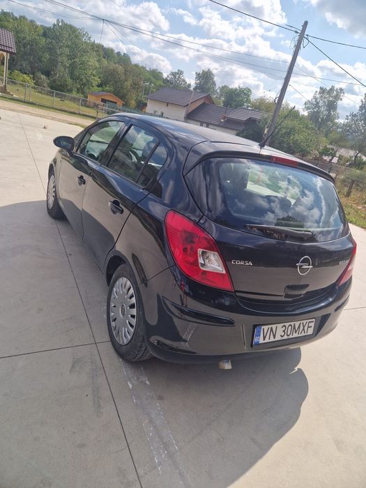Vând Opel corsa D