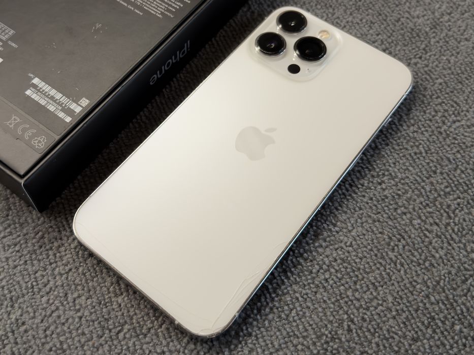Iphone 13 Pro Max 1TB Silver/ Neverlocked/ Perfect functional