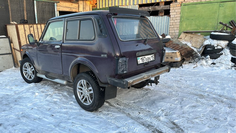 Продам ниву 2002