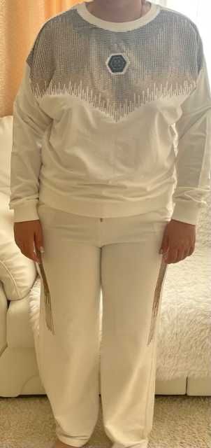 продам новый костюм бежевой 48-50 турецкий