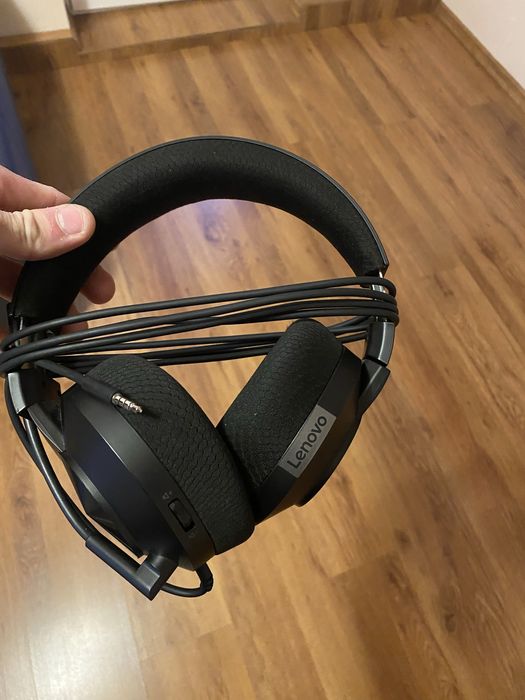 Vand 2 perechi de casti gaming si telefon