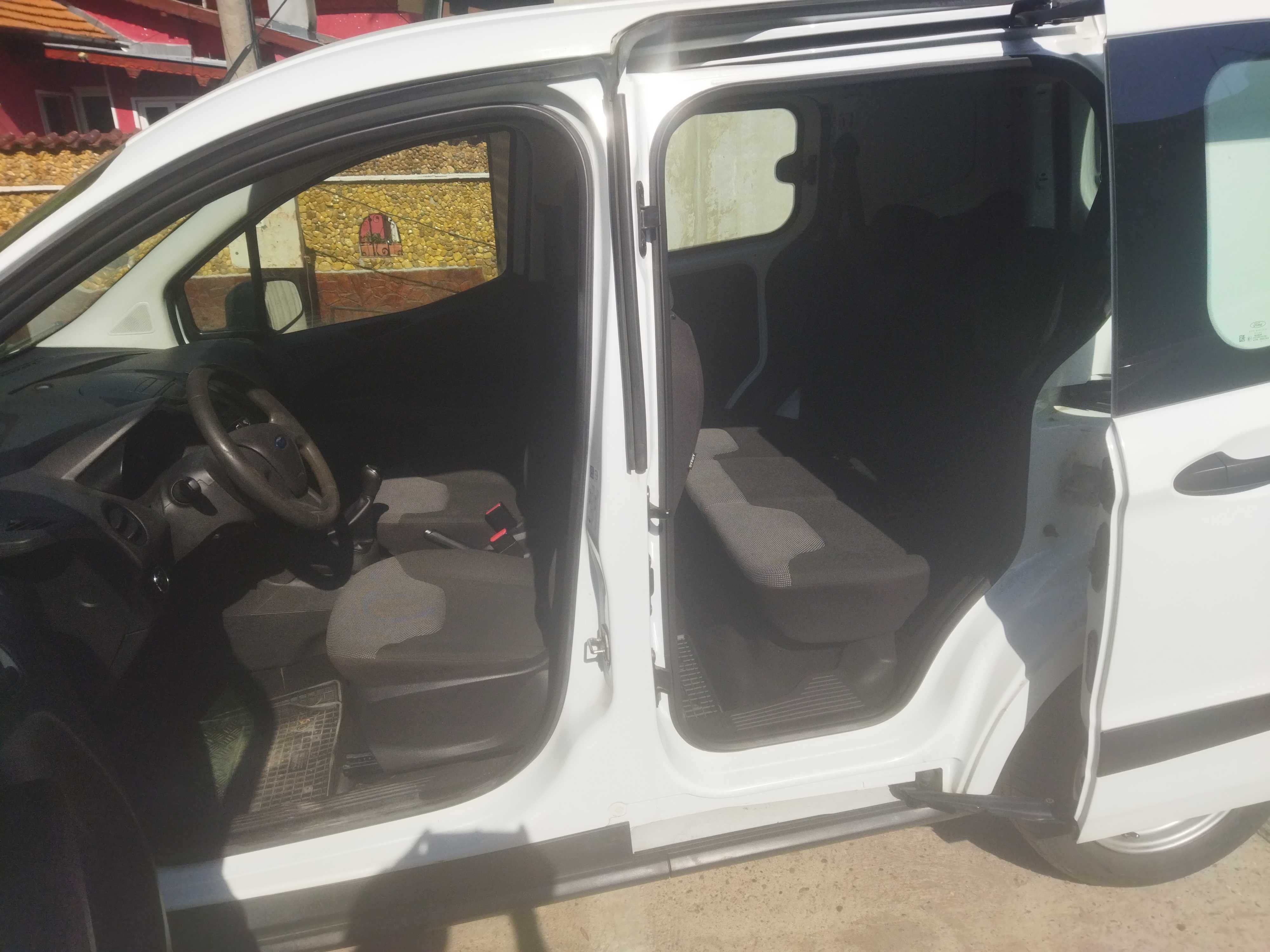 Ford Tranzit courier 4+1