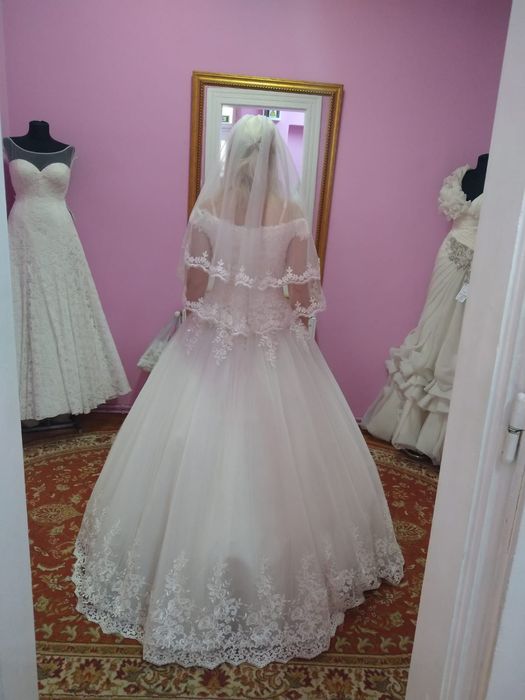 Rochie de mireasa NEPURTATA ! NOUA CU ETICHETA !!